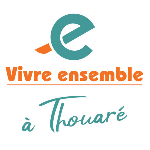 Logo « Vivre ensemble à Thouaré » avec un « e » stylisé bleu-vert et orange.